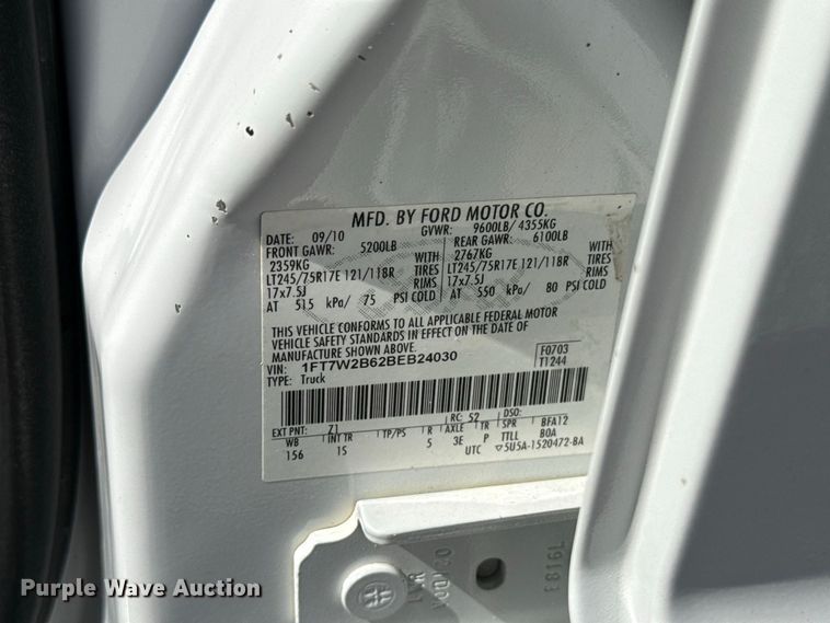 image for item FC4301 2011 Ford F250 Super Duty Crew Cab flatbed pickup truck