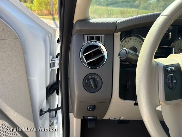 image for item FC4302 2012 Ford Expedition SUV