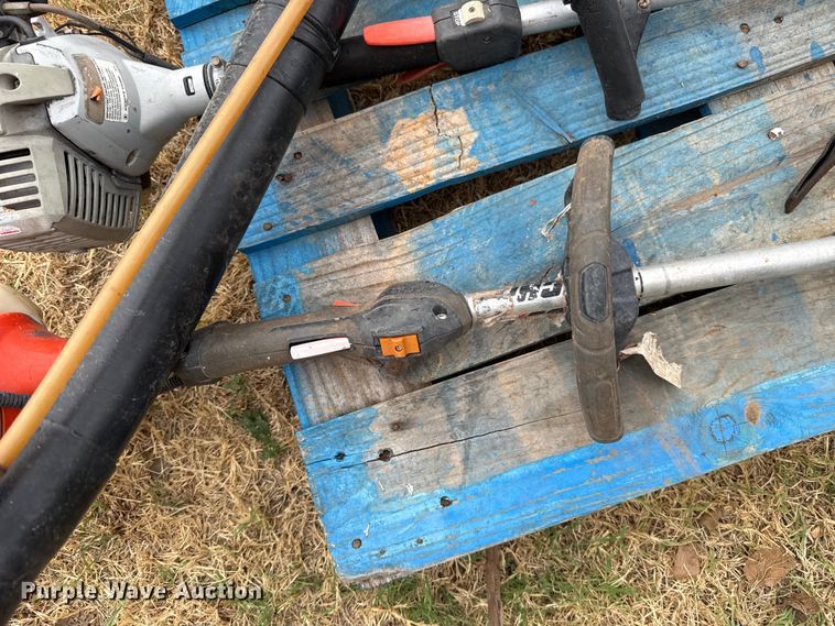 image for item FC4309 Lawn and garden tools