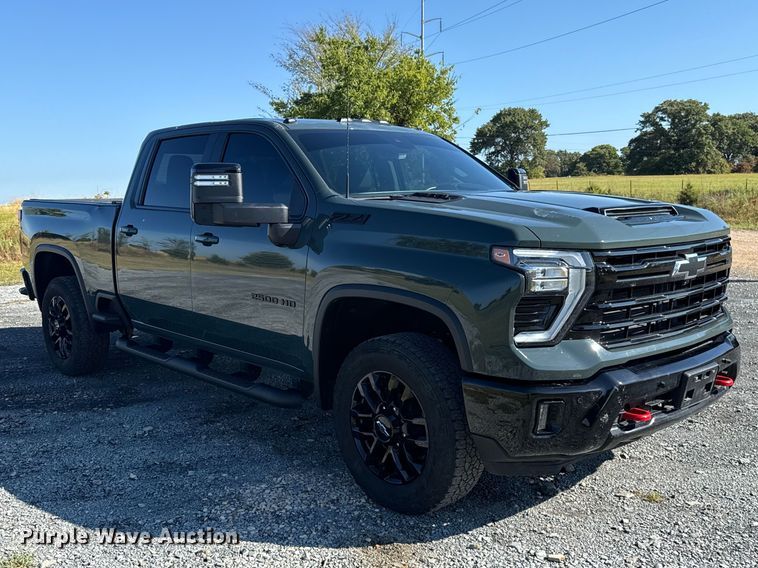 image for item FC4319 2025 Chevrolet Silverado 2500HD Crew Cab pickup truck