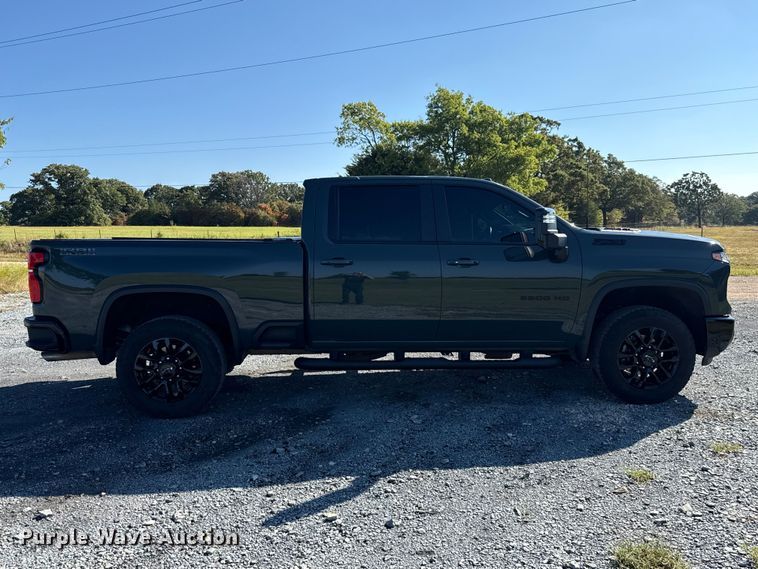 image for item FC4319 2025 Chevrolet Silverado 2500HD Crew Cab pickup truck