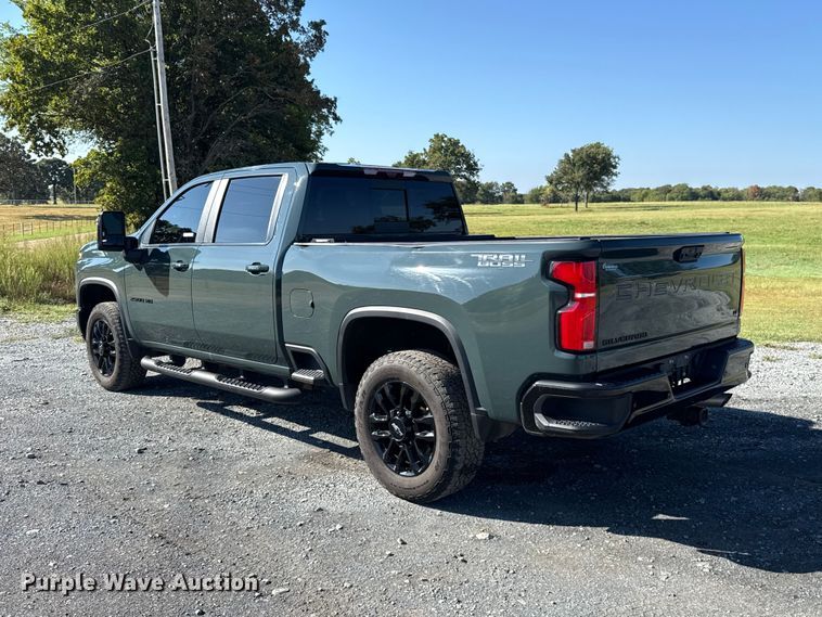 image for item FC4319 2025 Chevrolet Silverado 2500HD Crew Cab pickup truck