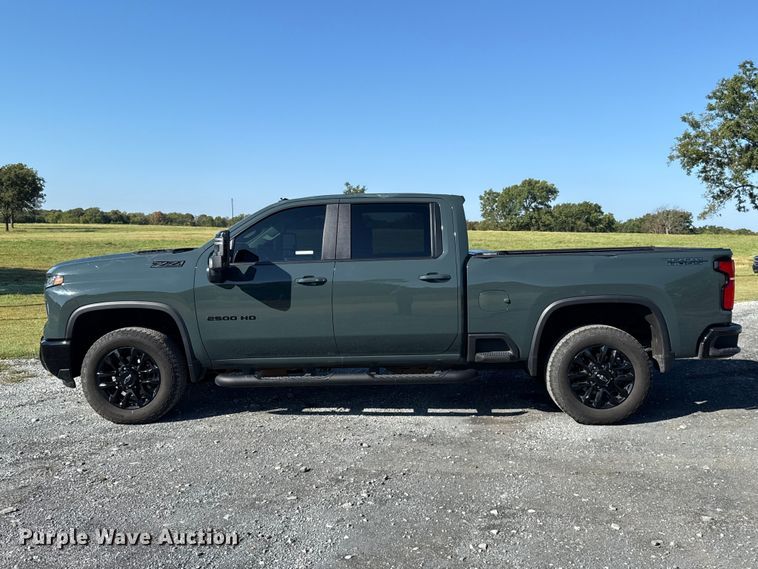 image for item FC4319 2025 Chevrolet Silverado 2500HD Crew Cab pickup truck