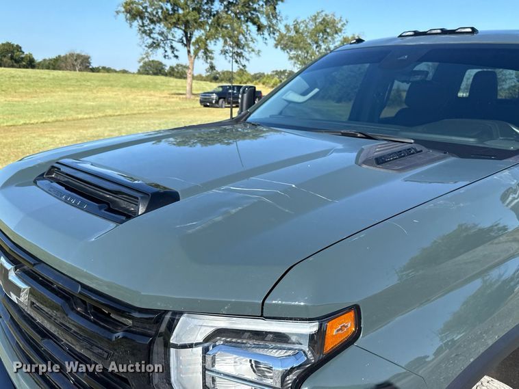 image for item FC4319 2025 Chevrolet Silverado 2500HD Crew Cab pickup truck