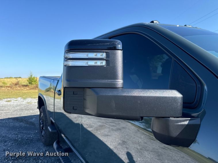 image for item FC4319 2025 Chevrolet Silverado 2500HD Crew Cab pickup truck