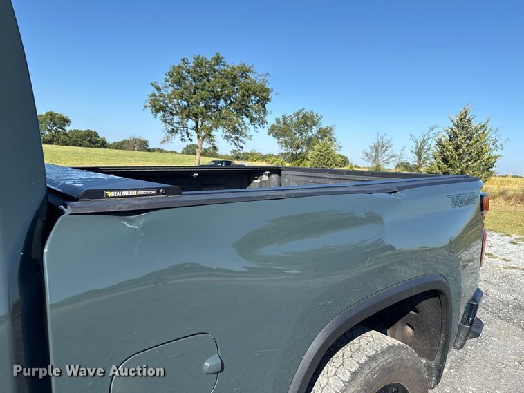 image for item FC4319 2025 Chevrolet Silverado 2500HD Crew Cab pickup truck