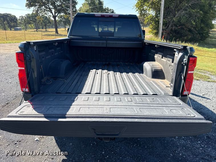 image for item FC4319 2025 Chevrolet Silverado 2500HD Crew Cab pickup truck