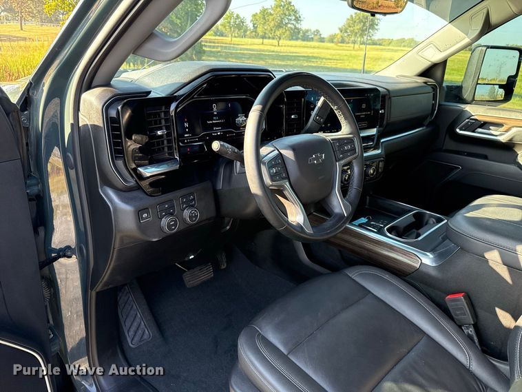 image for item FC4319 2025 Chevrolet Silverado 2500HD Crew Cab pickup truck