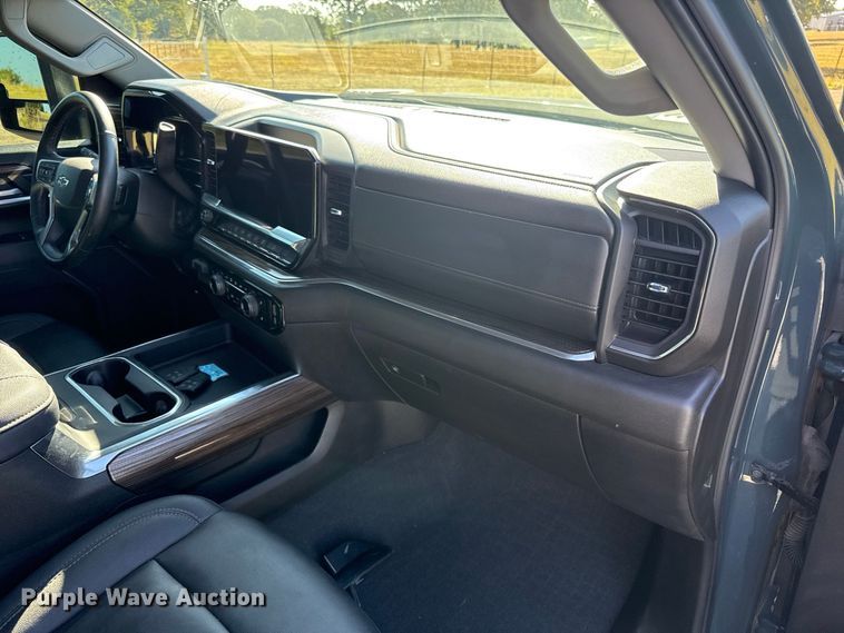 image for item FC4319 2025 Chevrolet Silverado 2500HD Crew Cab pickup truck