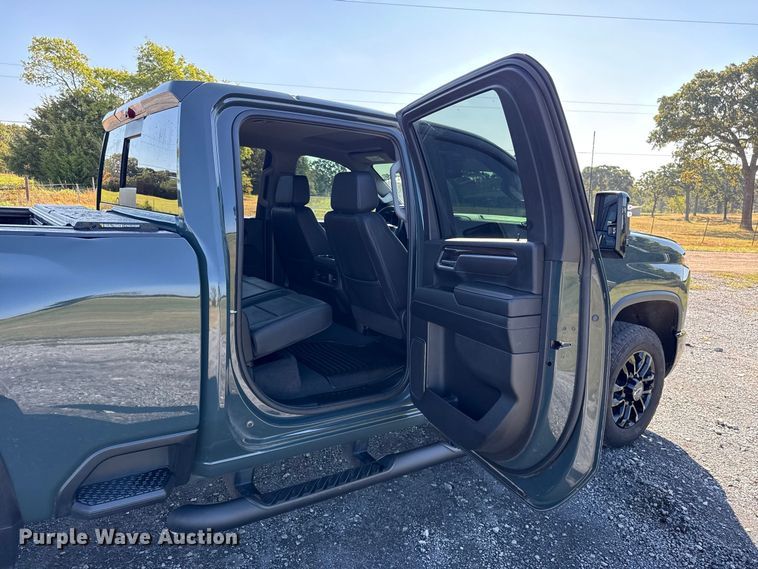 image for item FC4319 2025 Chevrolet Silverado 2500HD Crew Cab pickup truck