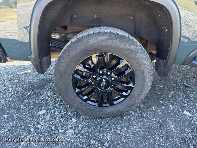 image for item FC4319 2025 Chevrolet Silverado 2500HD Crew Cab pickup truck