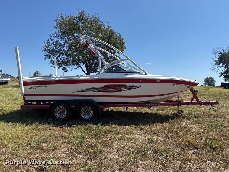 image for item FC4324 2005 Supra  Launch 21V boat