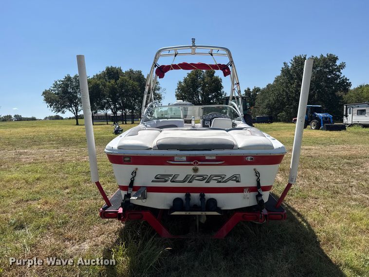image for item FC4324 2005 Supra  Launch 21V boat