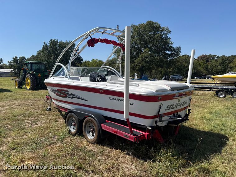 image for item FC4324 2005 Supra  Launch 21V boat