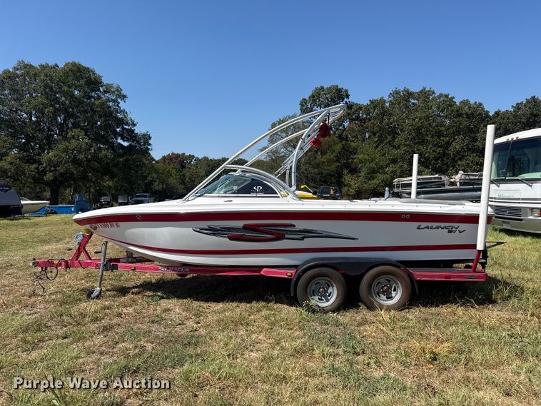 image for item FC4324 2005 Supra  Launch 21V boat