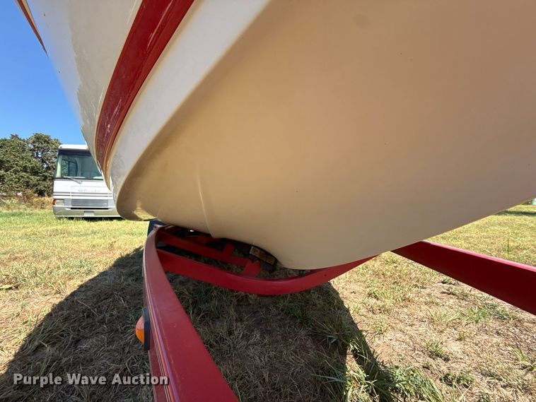 image for item FC4324 2005 Supra  Launch 21V boat
