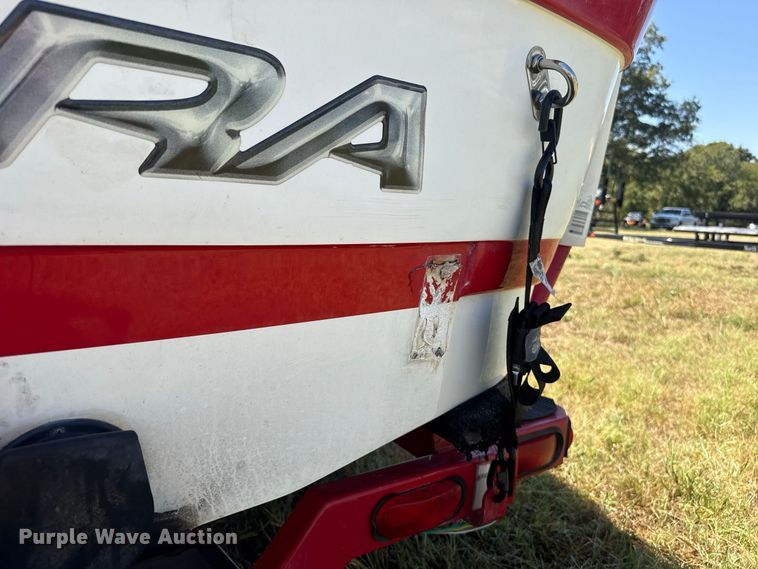image for item FC4324 2005 Supra  Launch 21V boat