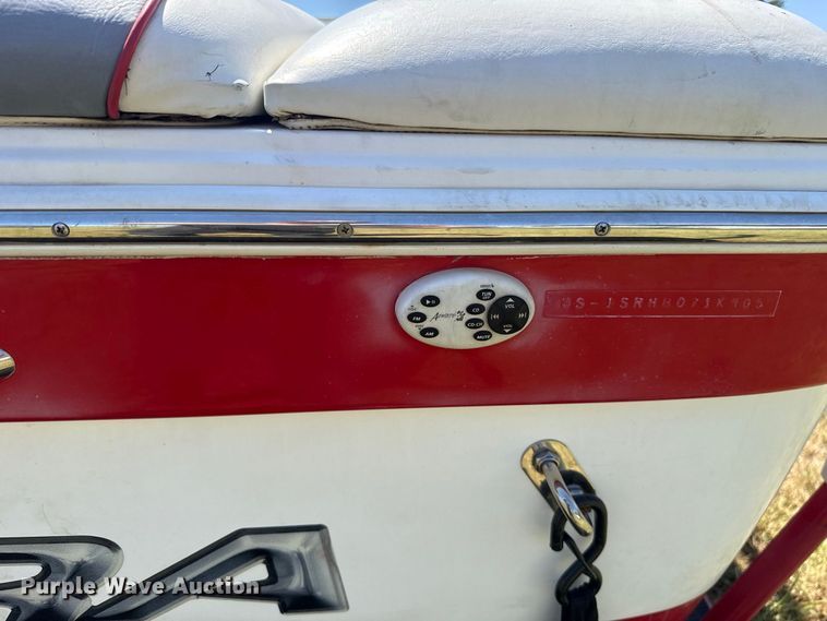 image for item FC4324 2005 Supra  Launch 21V boat