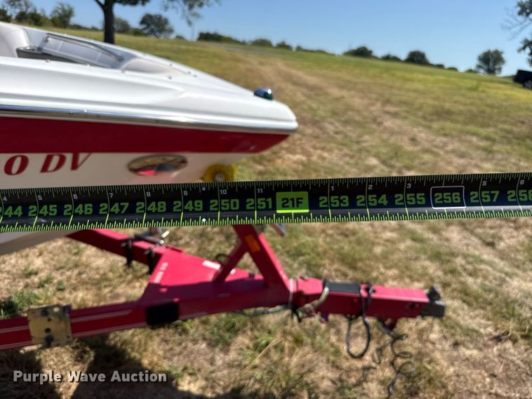 image for item FC4324 2005 Supra  Launch 21V boat
