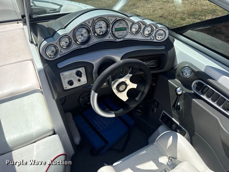 image for item FC4324 2005 Supra  Launch 21V boat