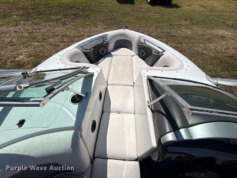 image for item FC4324 2005 Supra  Launch 21V boat