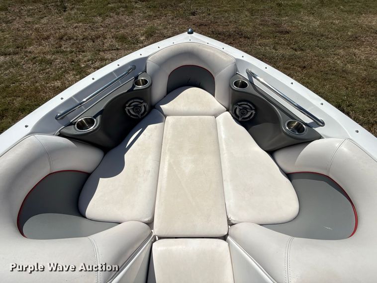 image for item FC4324 2005 Supra  Launch 21V boat