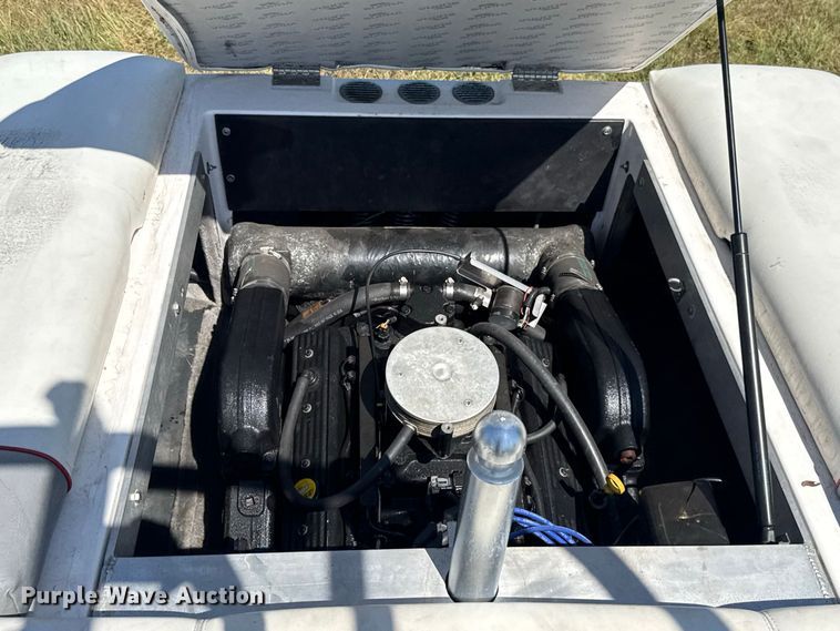 image for item FC4324 2005 Supra  Launch 21V boat