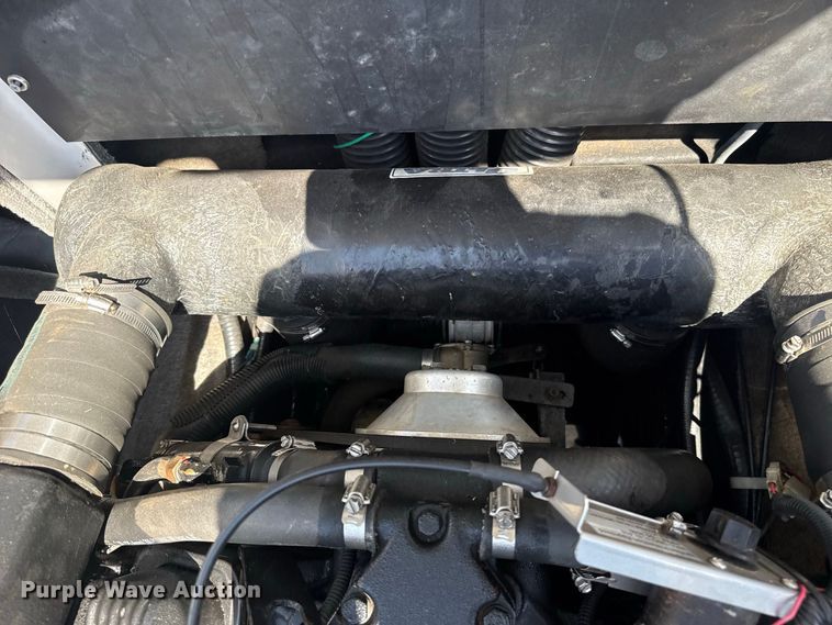 image for item FC4324 2005 Supra  Launch 21V boat