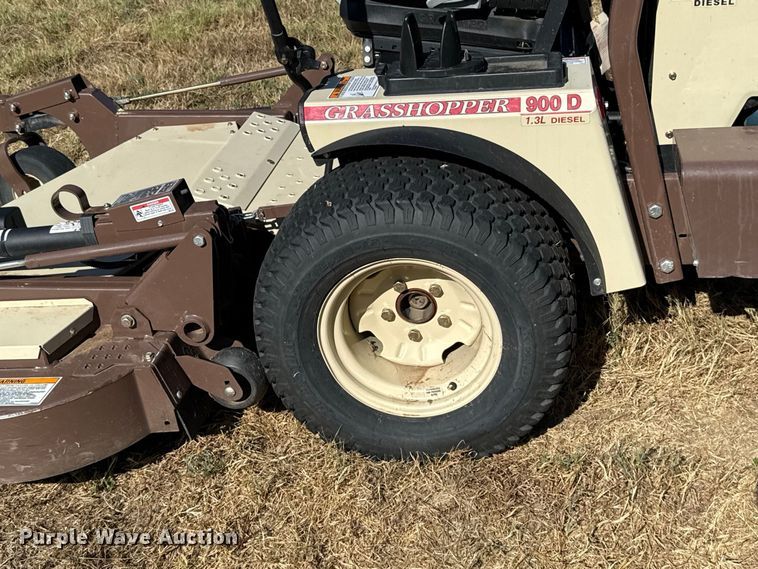 image for item FC4328 2025 Grasshopper 900D lawn mower