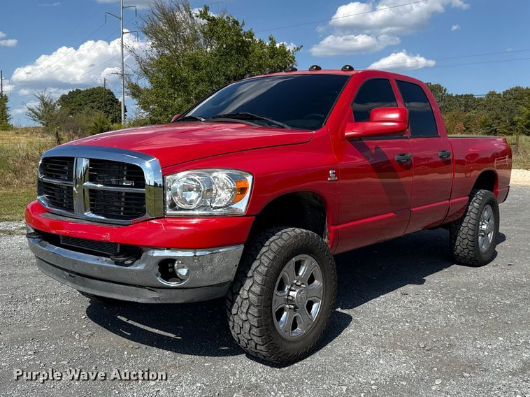 2006 Dodge Ram 2500 Crew Cab pickup truck