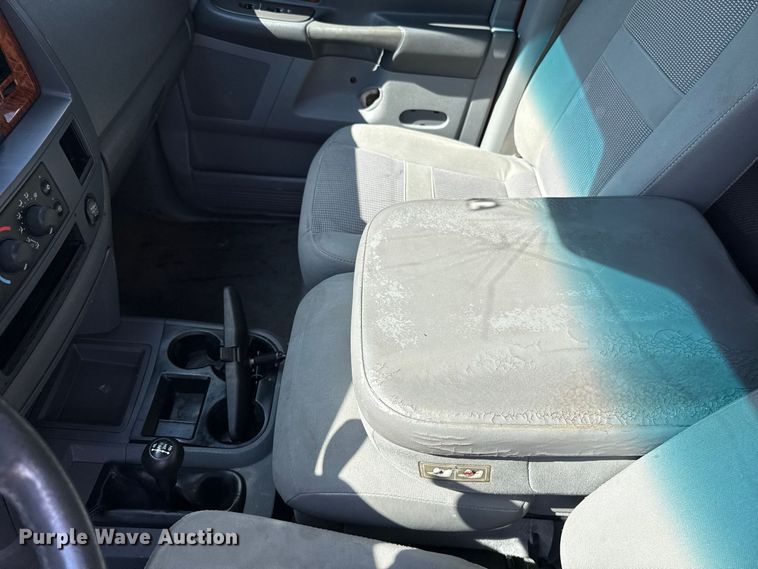 image for item FC4330 2006 Dodge Ram 2500 Crew Cab pickup truck
