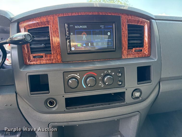 image for item FC4330 2006 Dodge Ram 2500 Crew Cab pickup truck