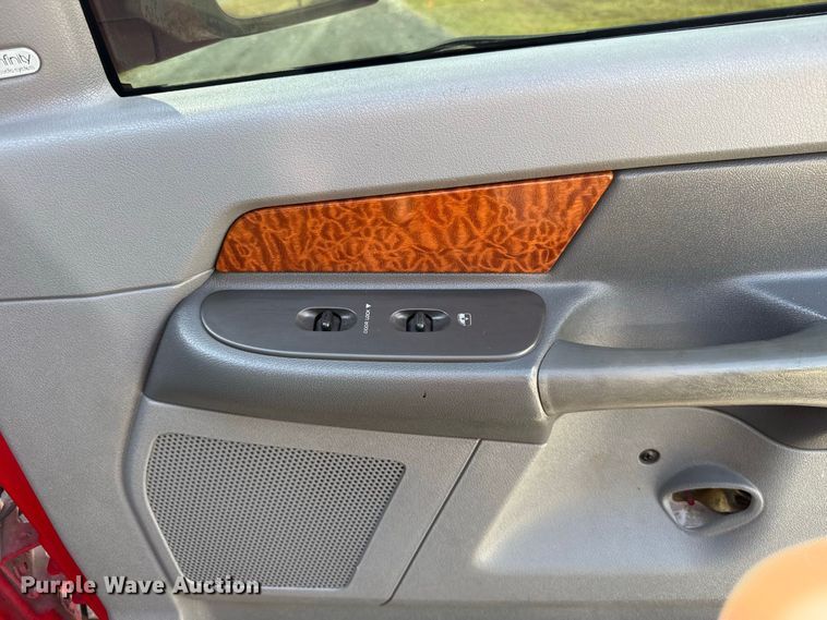 image for item FC4330 2006 Dodge Ram 2500 Crew Cab pickup truck