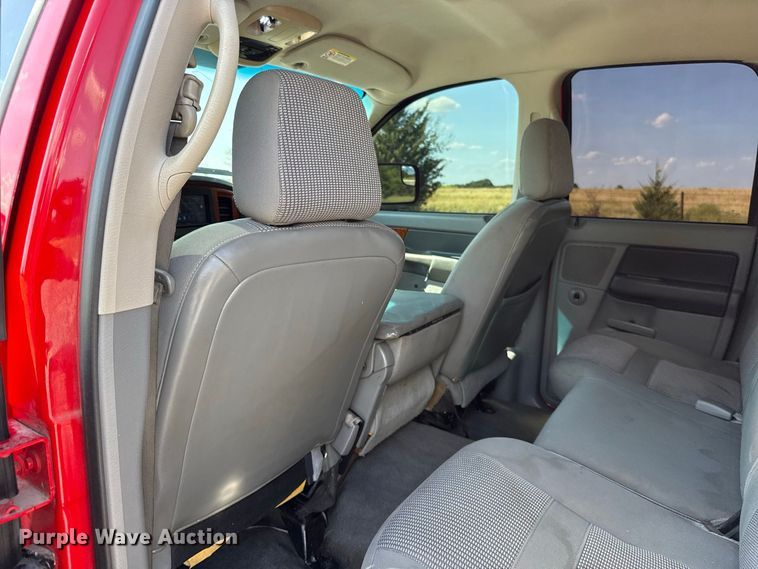 image for item FC4330 2006 Dodge Ram 2500 Crew Cab pickup truck