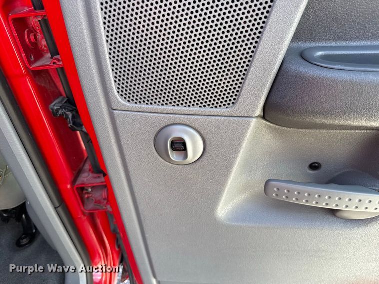 image for item FC4330 2006 Dodge Ram 2500 Crew Cab pickup truck