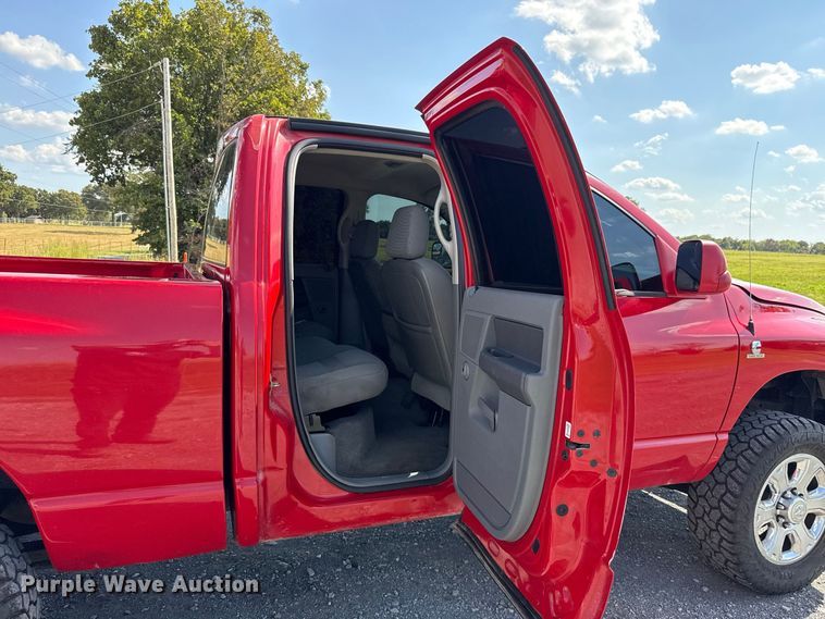 image for item FC4330 2006 Dodge Ram 2500 Crew Cab pickup truck