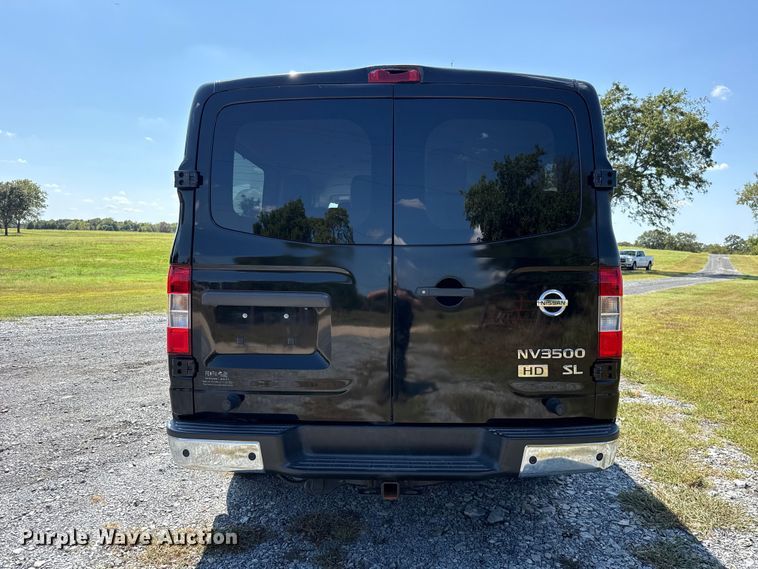 image for item FC4331 2016 Nissan NV3500 van