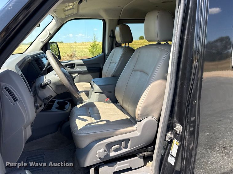 image for item FC4331 2016 Nissan NV3500 van