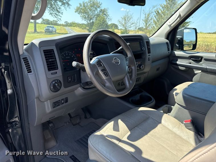 image for item FC4331 2016 Nissan NV3500 van
