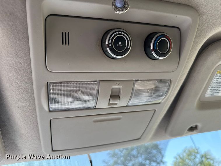 image for item FC4331 2016 Nissan NV3500 van