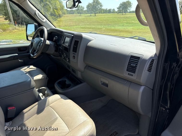 image for item FC4331 2016 Nissan NV3500 van