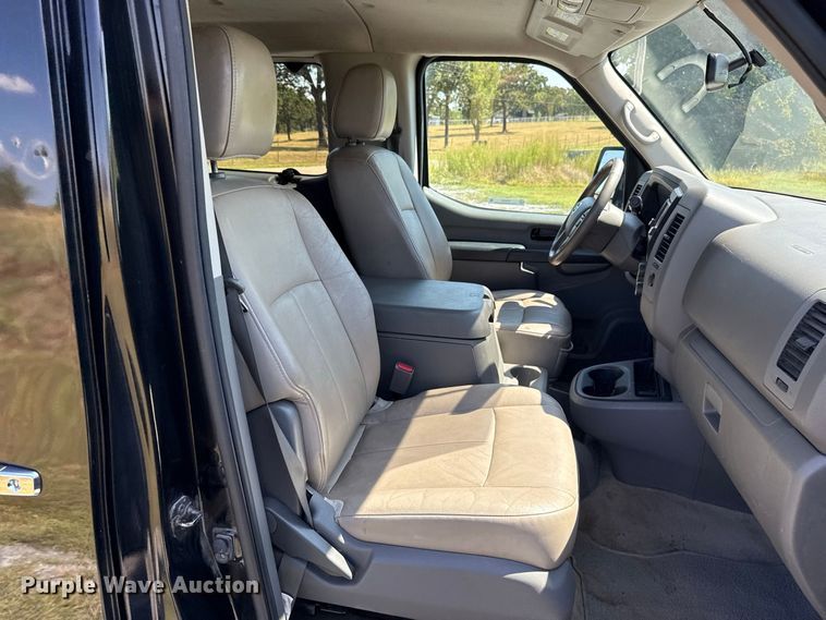 image for item FC4331 2016 Nissan NV3500 van