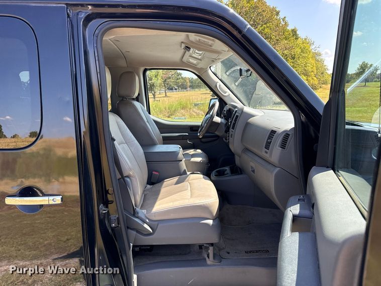 image for item FC4331 2016 Nissan NV3500 van