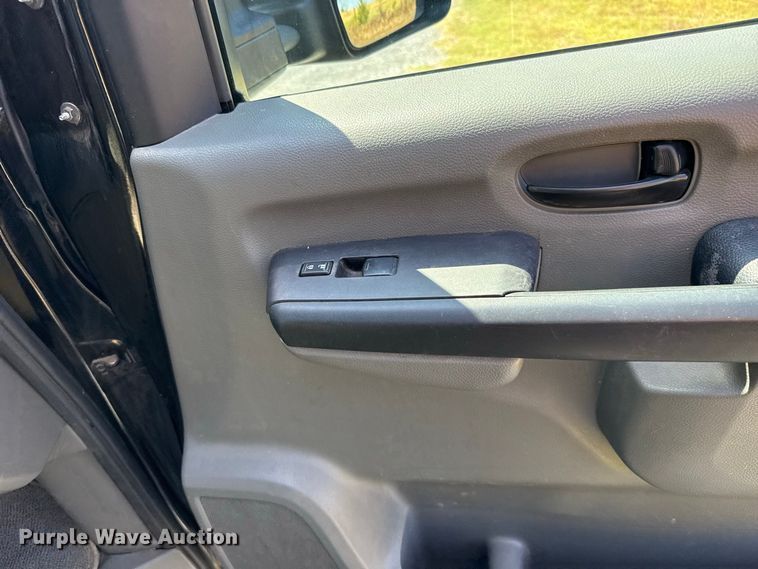 image for item FC4331 2016 Nissan NV3500 van