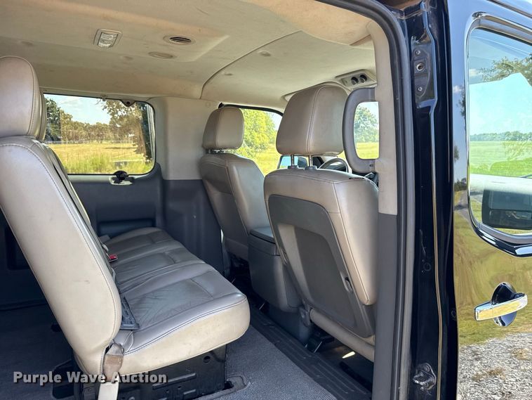 image for item FC4331 2016 Nissan NV3500 van