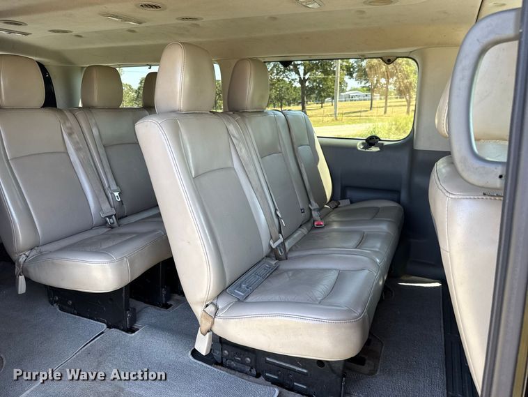 image for item FC4331 2016 Nissan NV3500 van