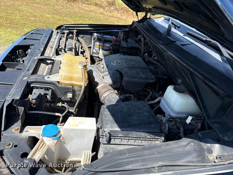 image for item FC4331 2016 Nissan NV3500 van