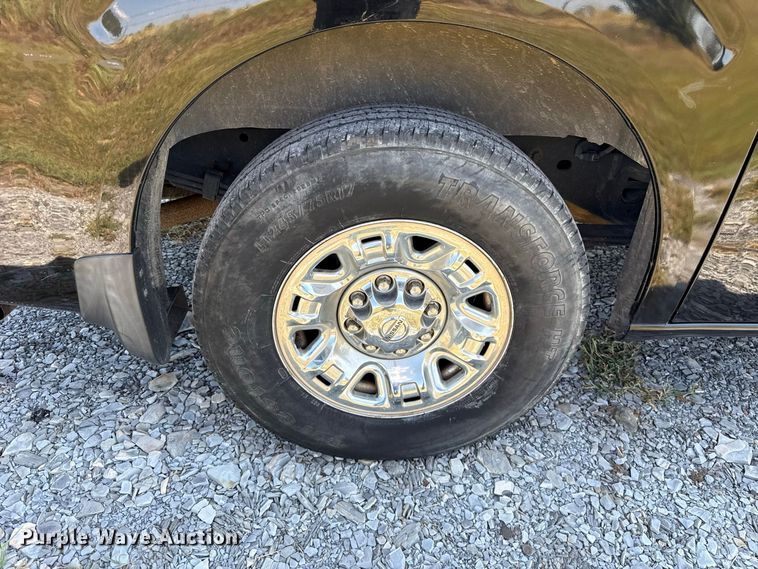 image for item FC4331 2016 Nissan NV3500 van