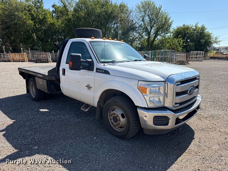 image for item FC4335 2012 Ford F350 Super Duty flatbed pickup truck