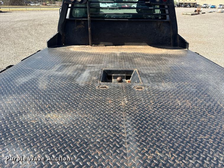 image for item FC4335 2012 Ford F350 Super Duty flatbed pickup truck